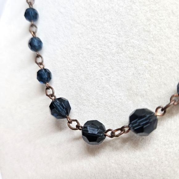 VINTAGE 1928 Copper and Blue Beaded Dainty Necklace Signed - Picture 2 of 4